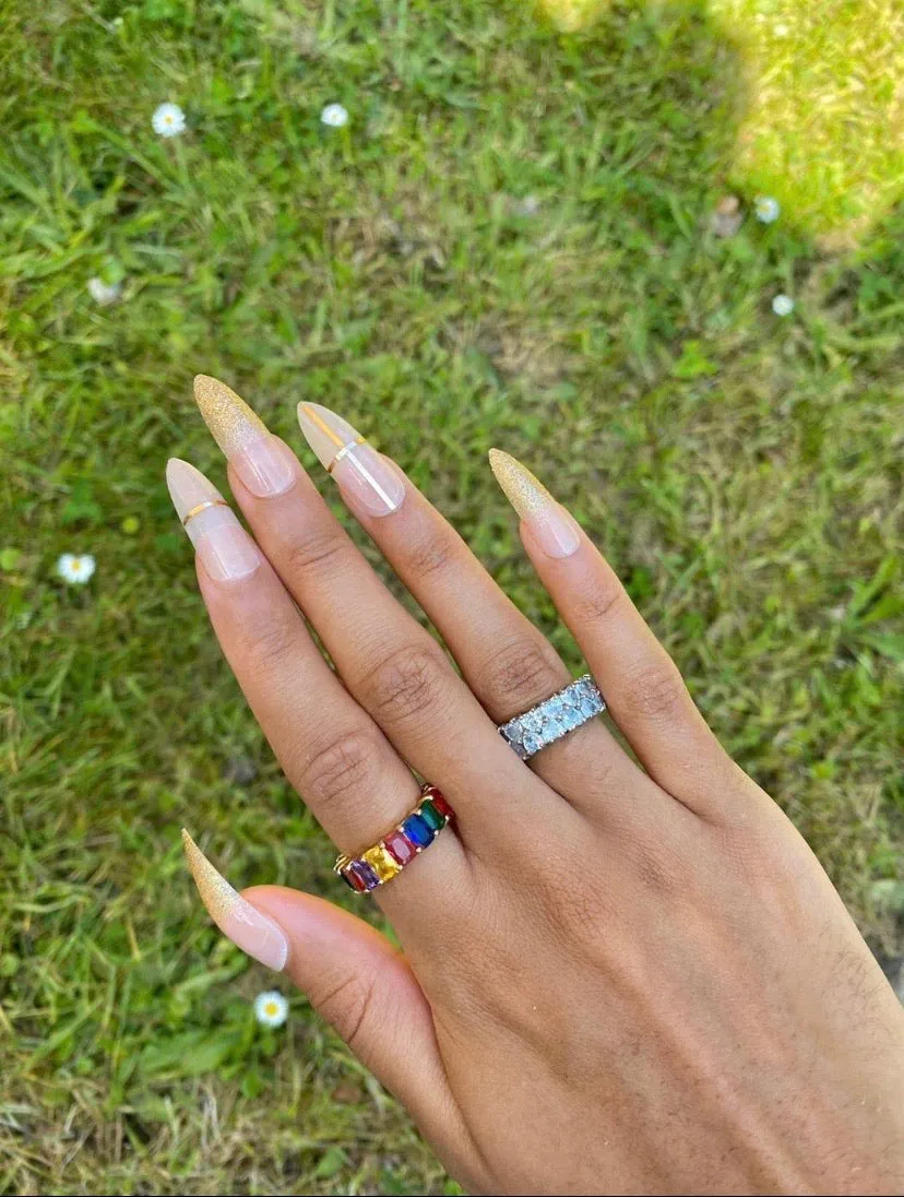 Hi, I'm: Mimi Press-On Nails
